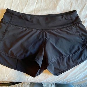 Lululemon black speed up short 2.5